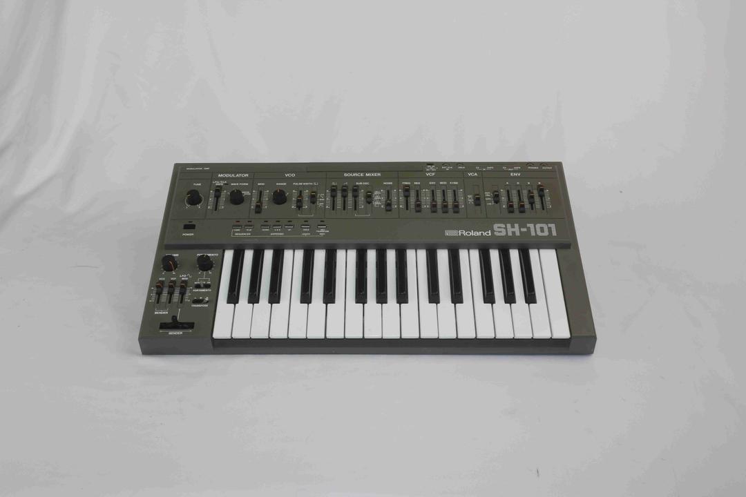 Roland -  SH-101