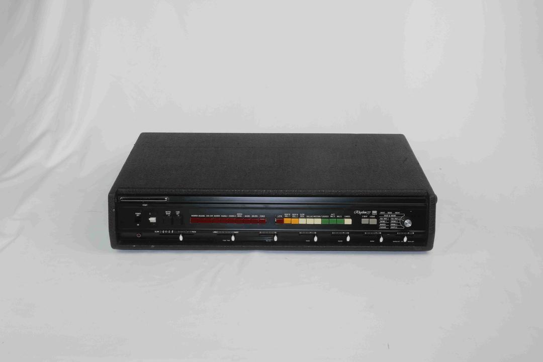 Roland -  TR-77