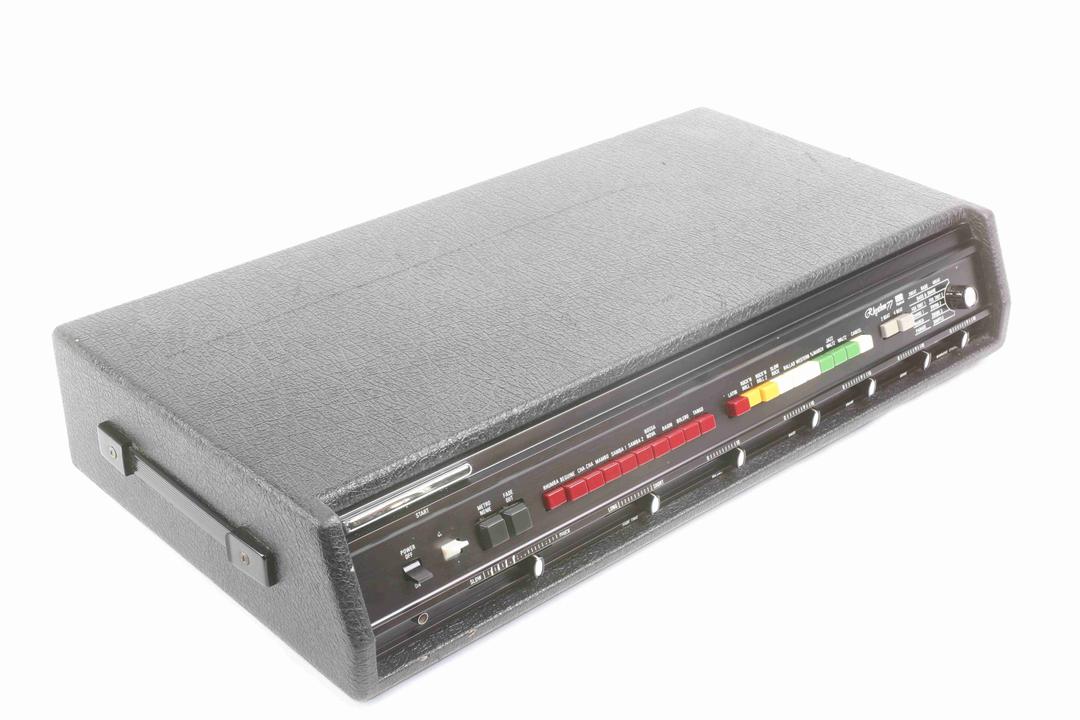 Roland -  TR-77