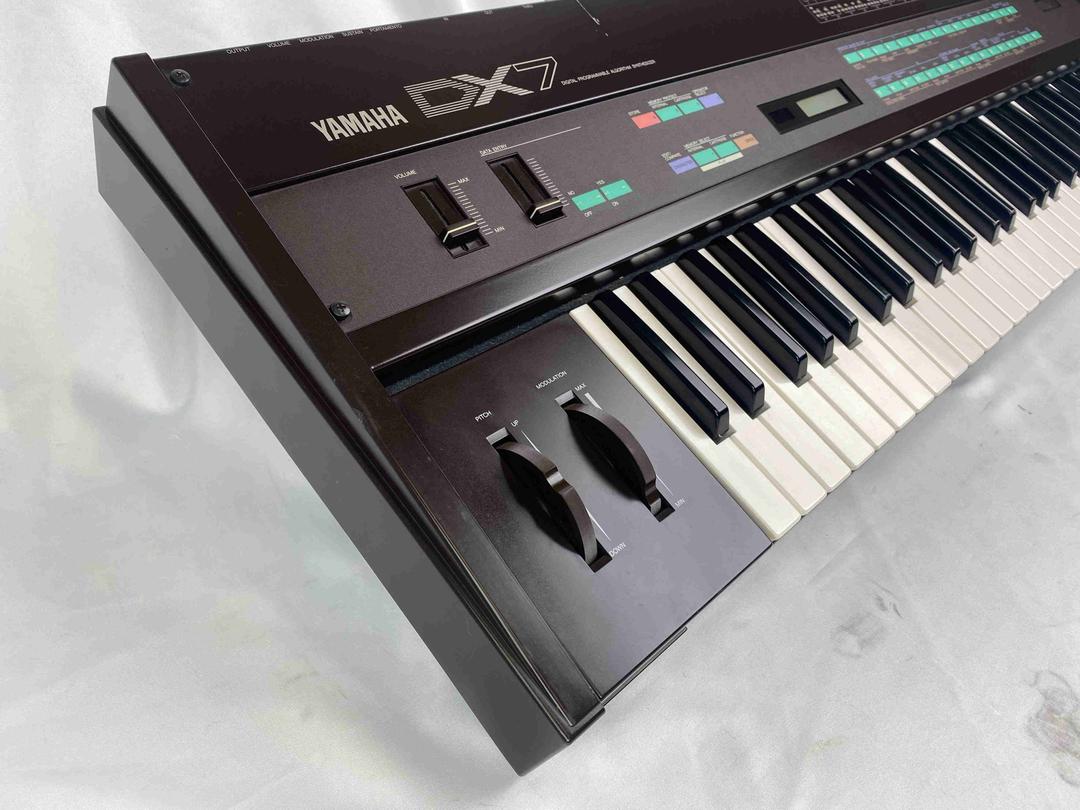 Yamaha -  DX7 Polyphonic FM Synthesizer