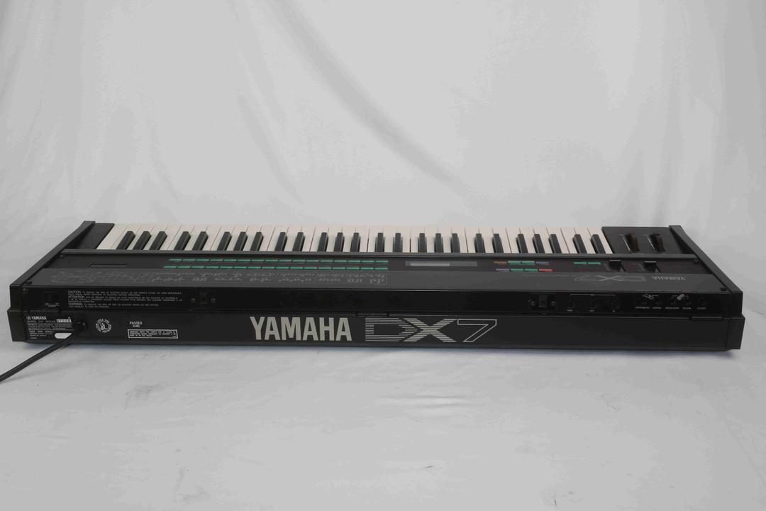 Yamaha -  DX7 Polyphonic FM Synthesizer