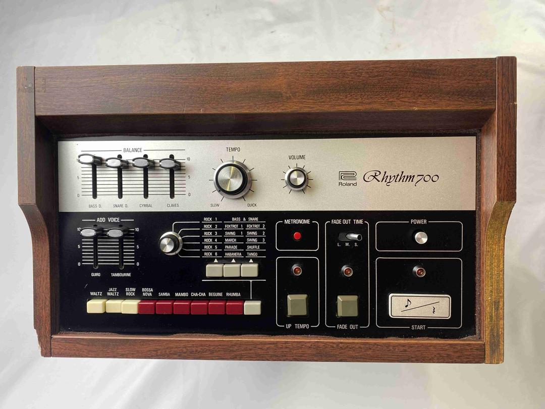 Roland -  Rhythm 700