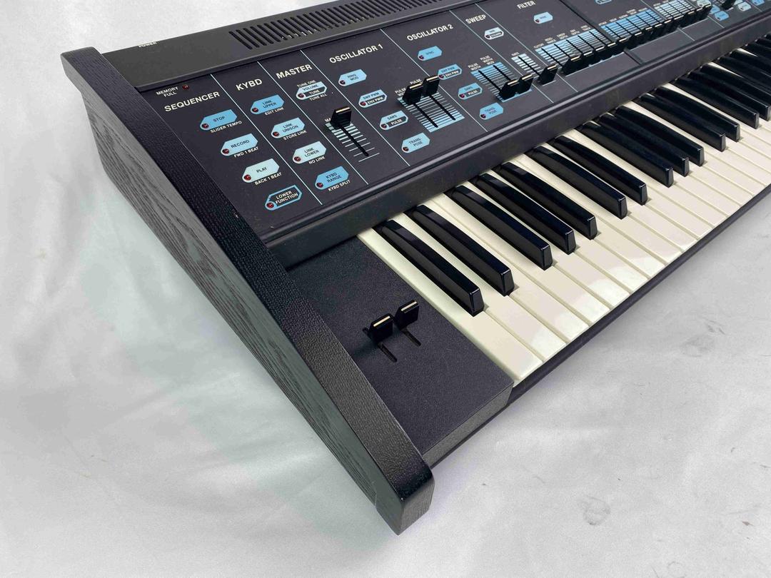 Fender -  Chroma Polaris