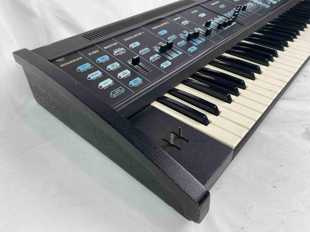 Fender -  Chroma Polaris